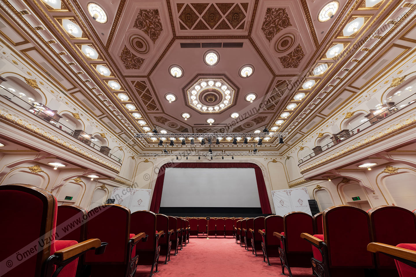 Emek Movie Theater white blank scene