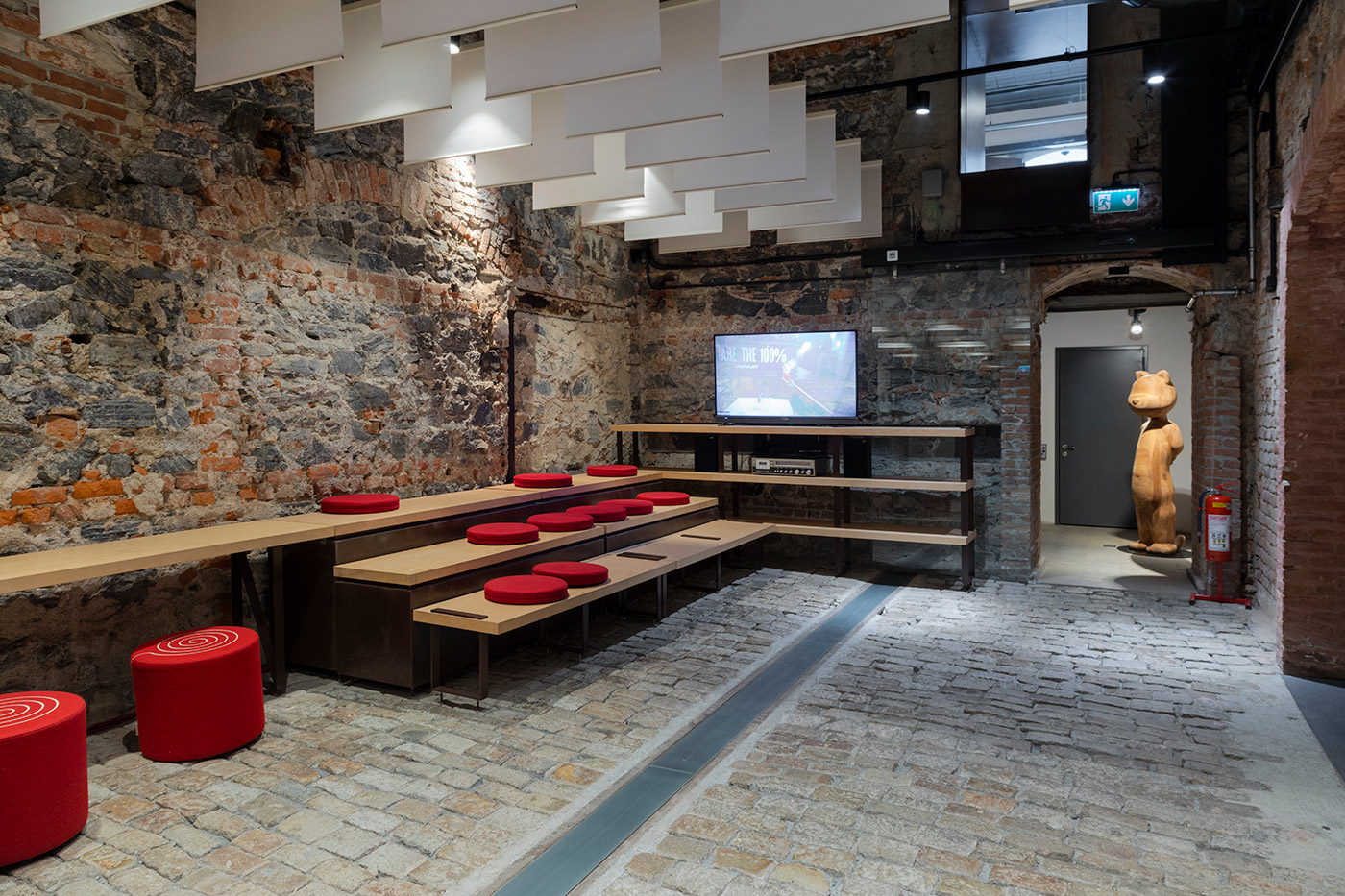 Bomontiada iç mekan sergi salon detayı