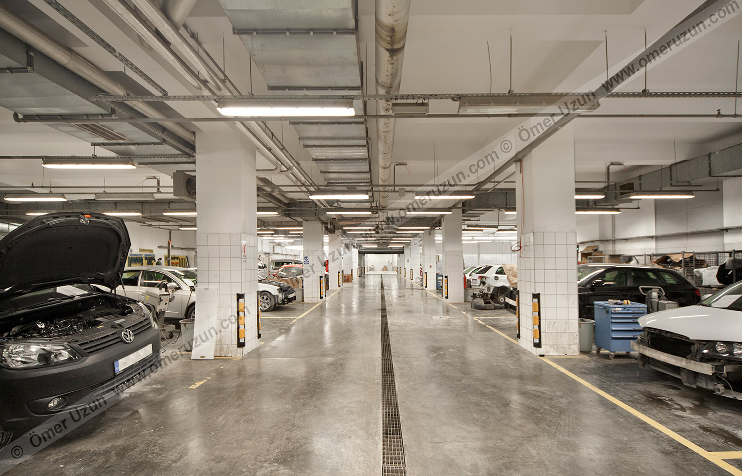 Erel Automotive Car Showroom maintenence service general view