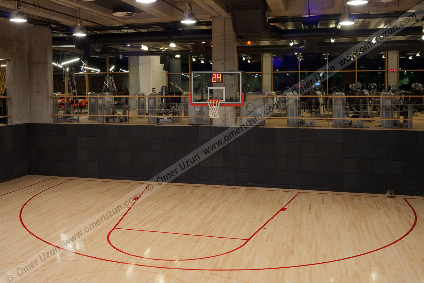 MAC Gym Istanbul indoor basketball court