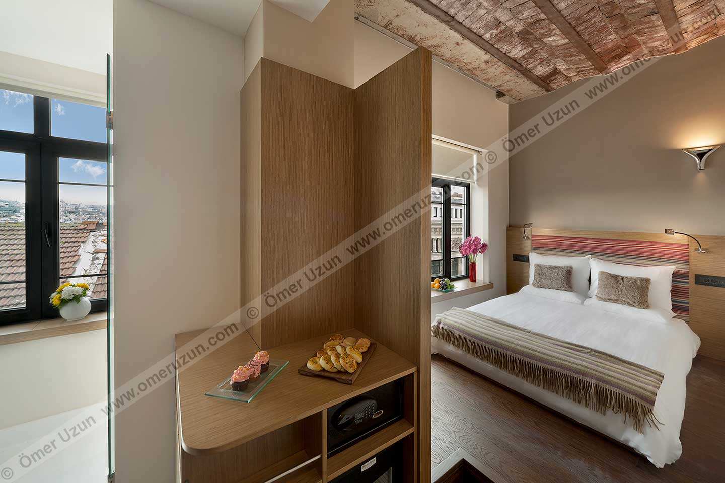 Hotel Bankerhan Bedroom with Double Bed