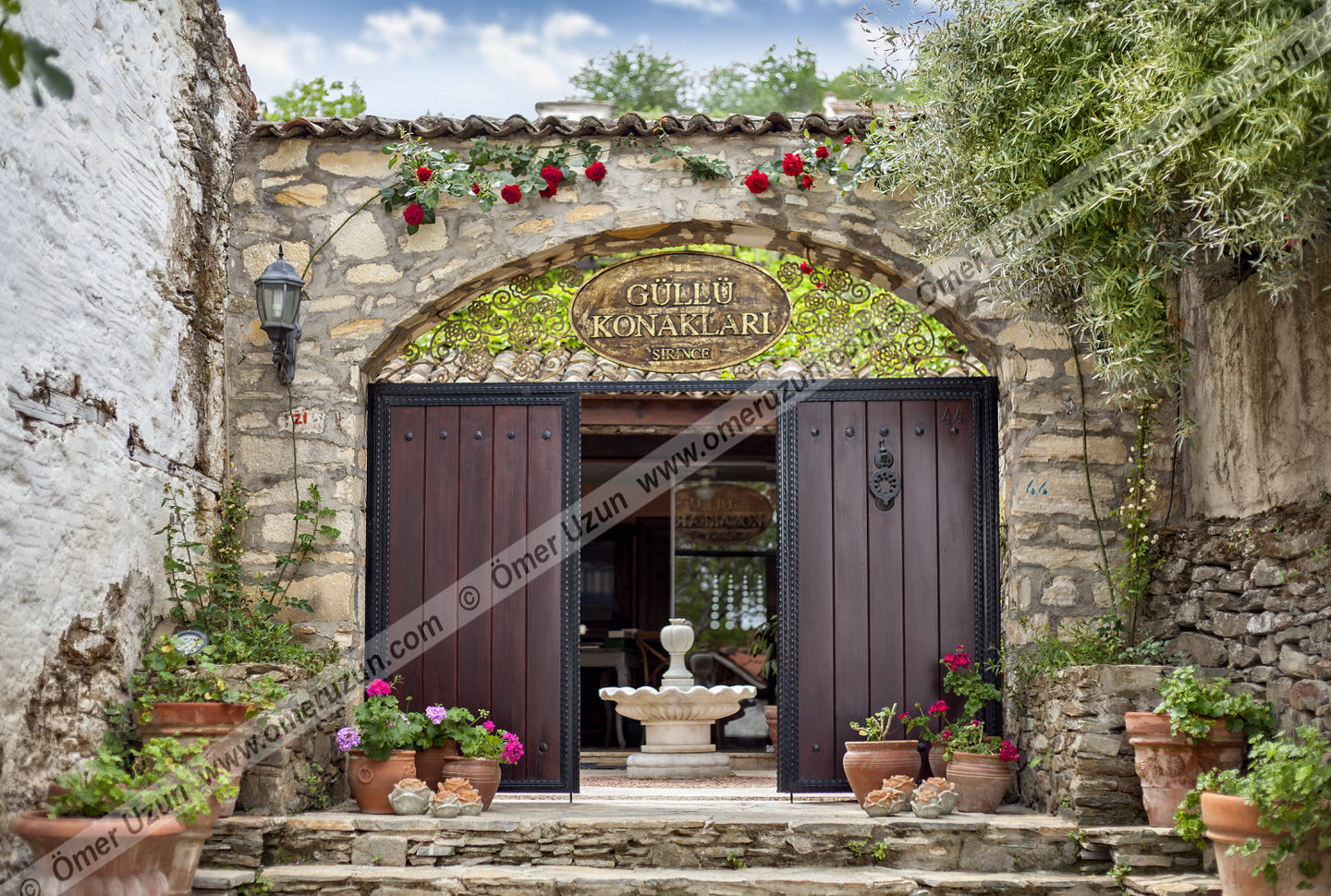 Gullu Konakları Boutique Hotel Entrence