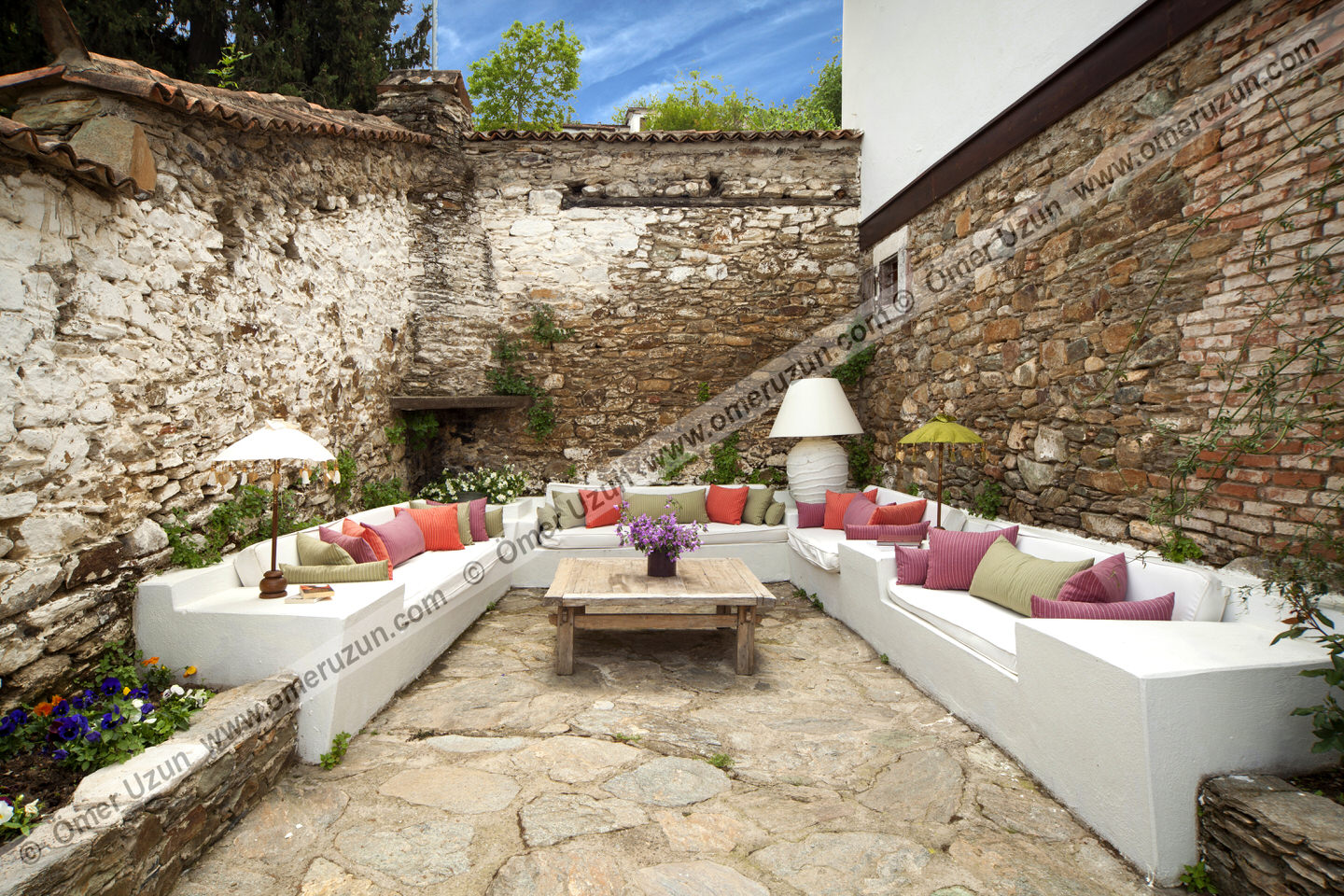Gullu Konakları Boutique Hotel Garden Lounge Area