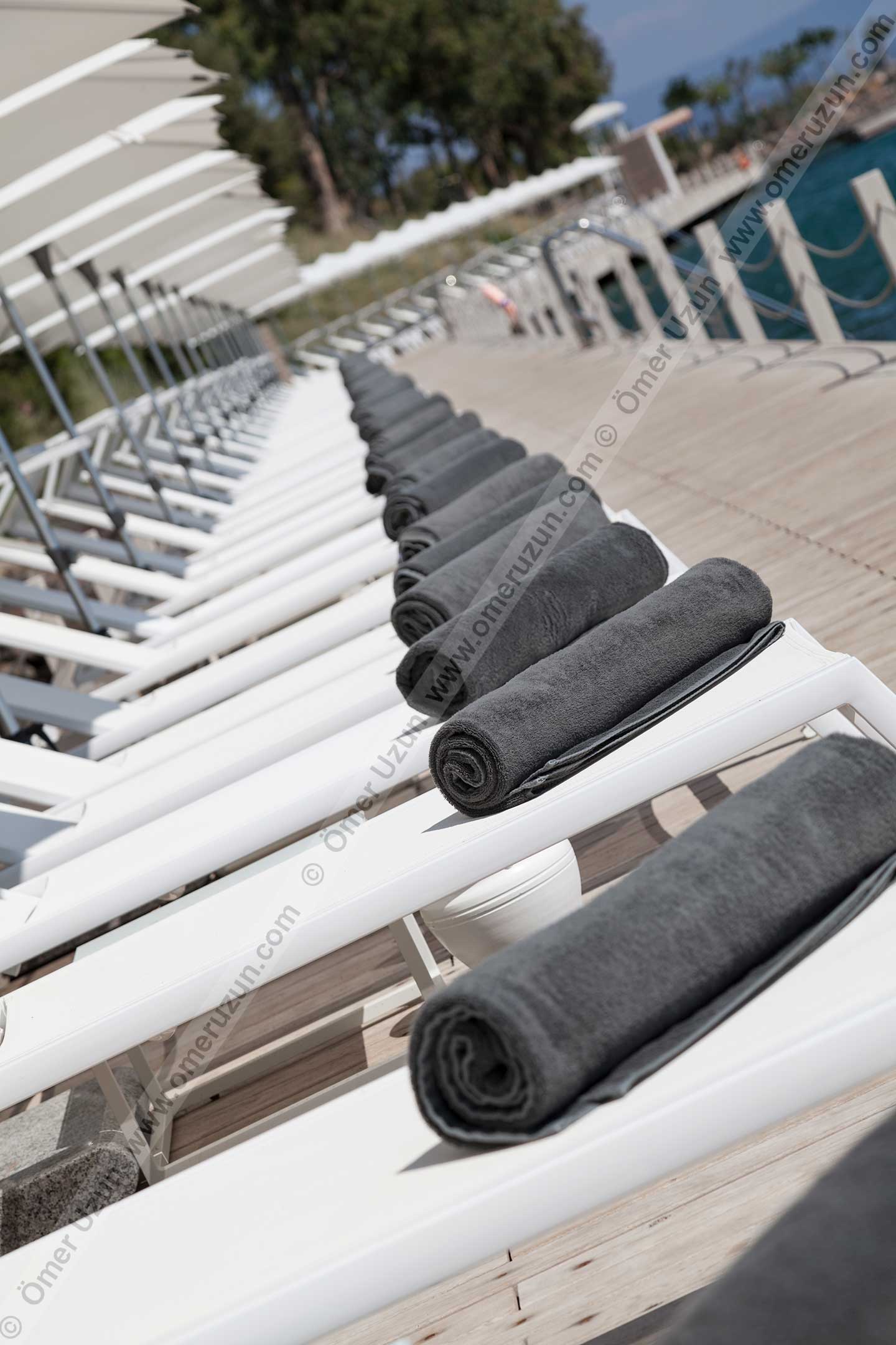 Il Riccio Beach House Hotel Sunloungers Detail